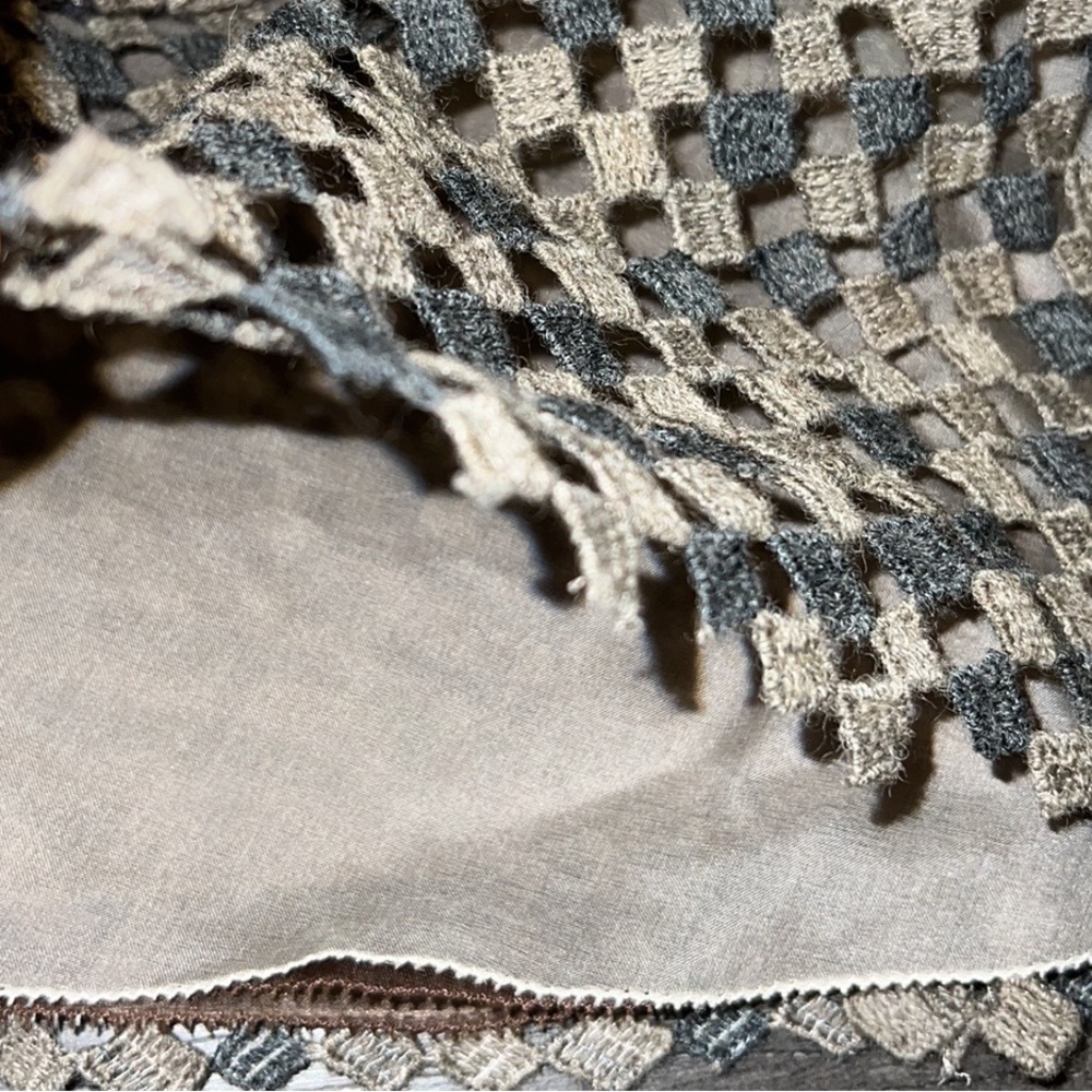 Marc Jacobs Diamond Crochet Overlay Pintuck Pencil Skirt Size 6 Taupe/Grey - Picture 8 of 13
